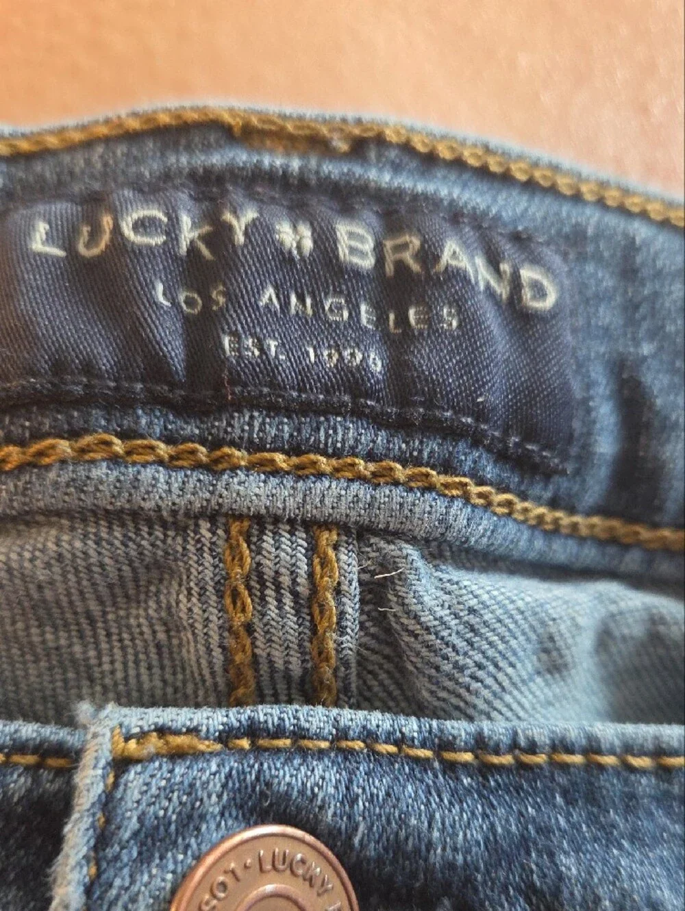 Lucky Brand Men’s Slim Straight Jeans in Light Blue Wash